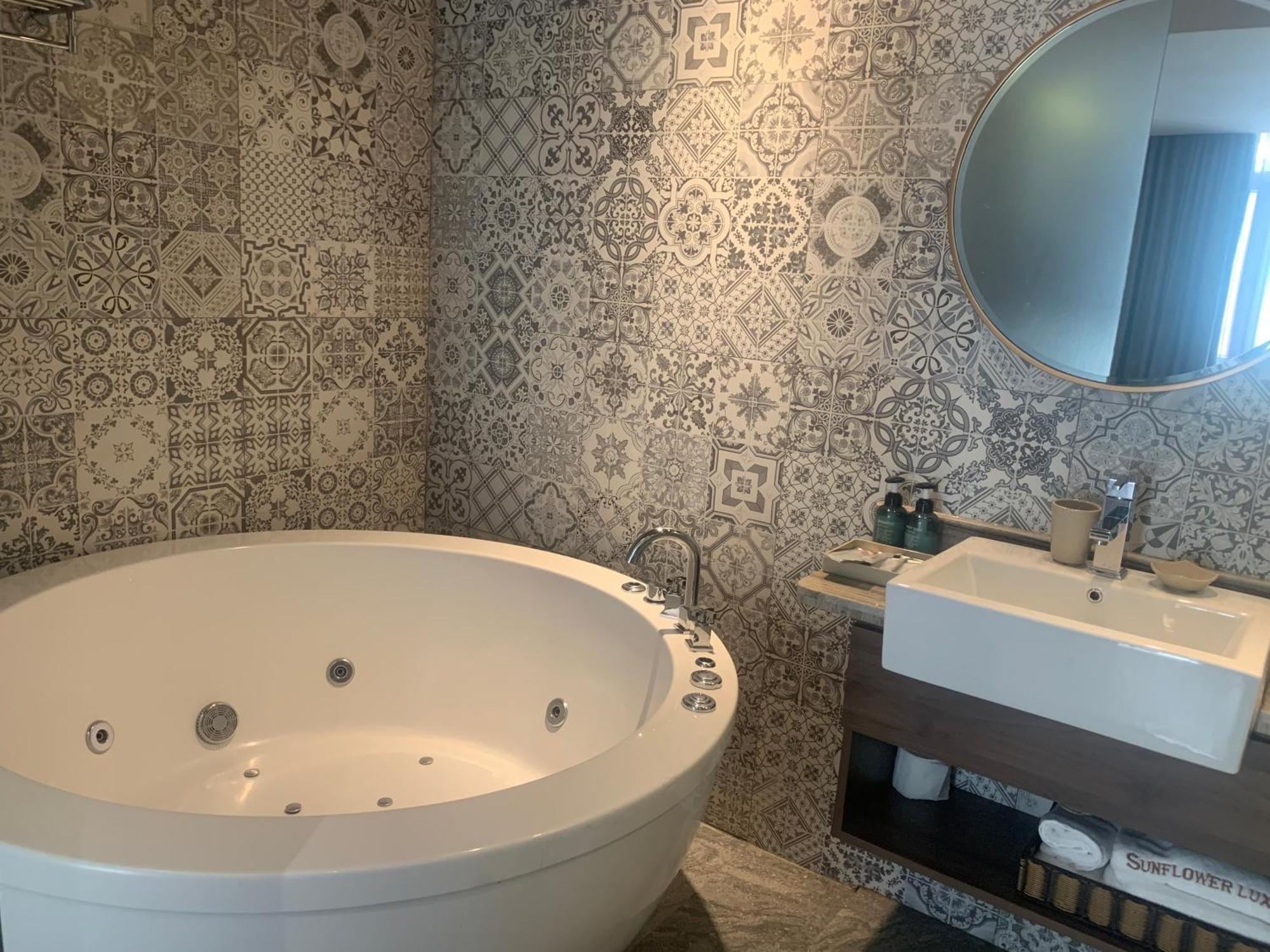 Sunflower Luxury Hotel TP. Hồ Chí Minh Ngoại thất bức ảnh